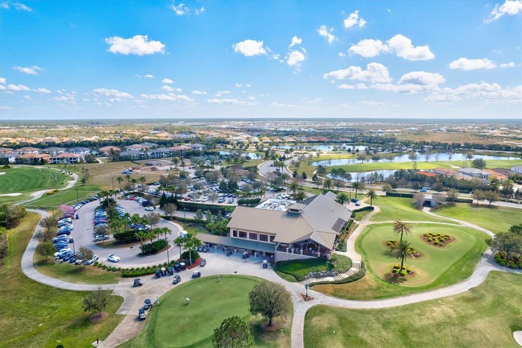 Image 73 of property listing at 7118 WESTHILL COURT, Bradenton, FL 34202