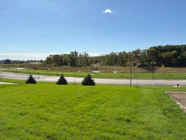 8827 63rd Street S, Cottage Grove, MN 55016