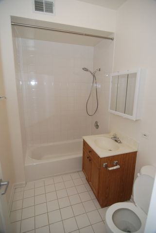 7732 N Paulina Street 3A, Chicago, IL 60626