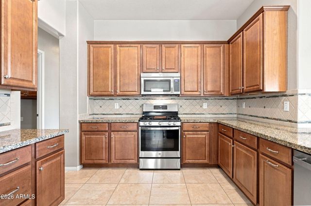 17722 W COTTONWOOD Lane, Goodyear, AZ 85338