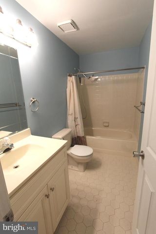 83 WILLOW CT, Trenton, NJ 08619