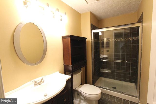 83 WILLOW CT, Trenton, NJ 08619