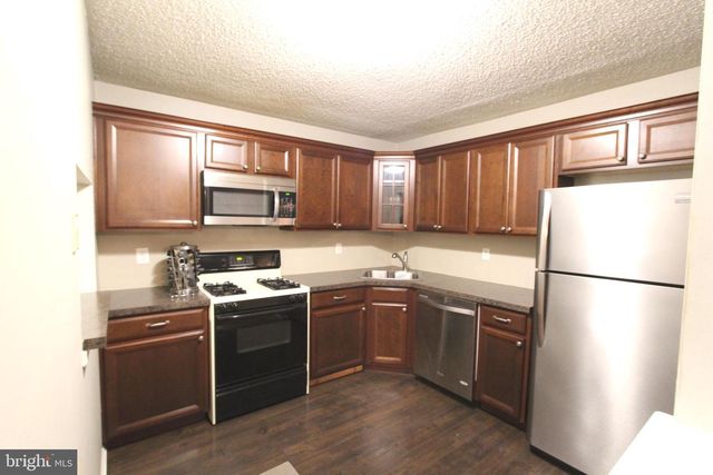 83 WILLOW CT, Trenton, NJ 08619