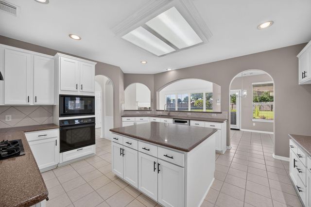 5326 Hanneck Valley Lane, Katy, TX 77450