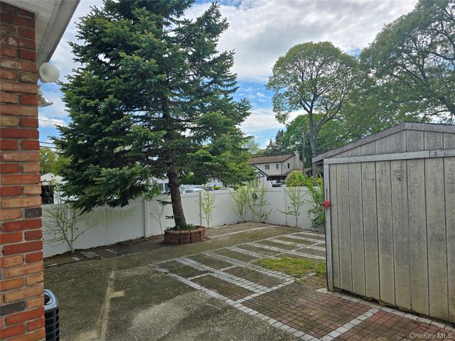 90 Blue Point Road, Selden, NY 11784
