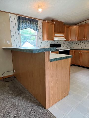 28 Thomas Boulevard NW, Massillon, OH 44647