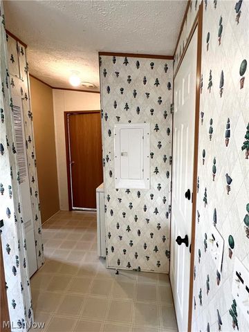 28 Thomas Boulevard NW, Massillon, OH 44647