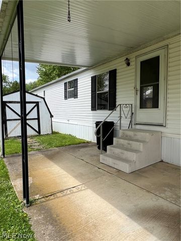 28 Thomas Boulevard NW, Massillon, OH 44647