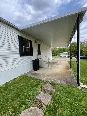 28 Thomas Boulevard NW, Massillon, OH 44647