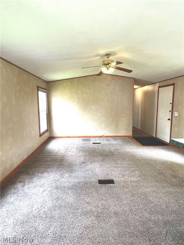 28 Thomas Boulevard NW, Massillon, OH 44647