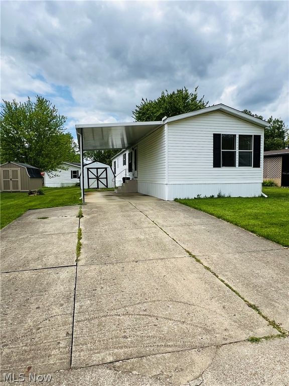 28 Thomas Boulevard NW, Massillon, OH 44647