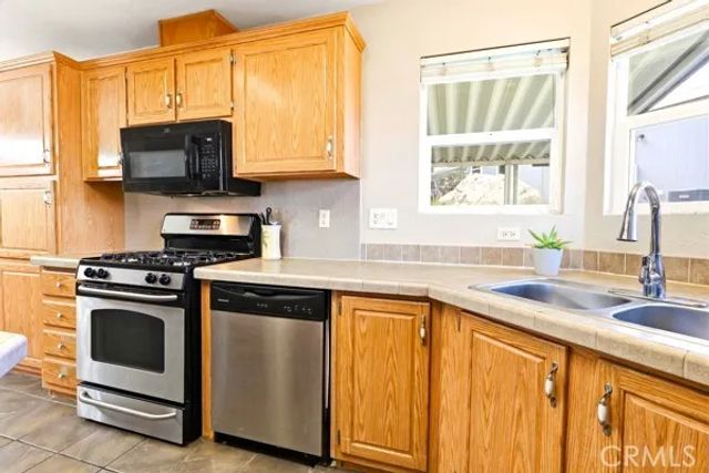 1536 S State 99, Hemet, CA 92543