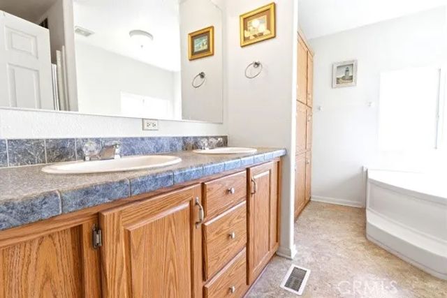 1536 S State 99, Hemet, CA 92543