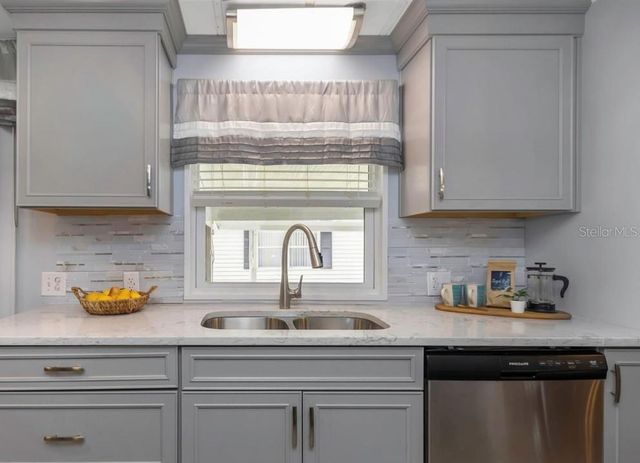 198 PHILADELPHIA BOULEVARD 11, Palm Harbor, FL 34684