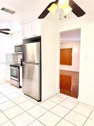 7215 NW 8th St, Margate, FL 33063