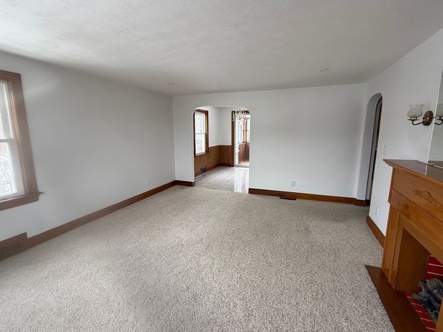 970 Trapelo Rd, Waltham, MA 02452