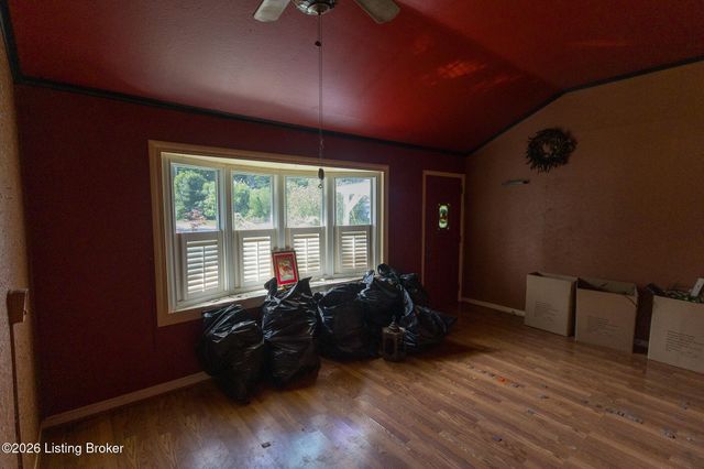 9409 Dalton Dr, Louisville, KY 40272