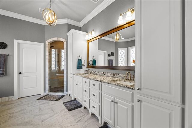 4002 NE Miner Court, Bentonville, AR 72712