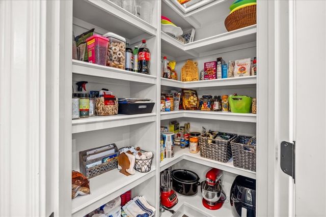 4002 NE Miner Court, Bentonville, AR 72712