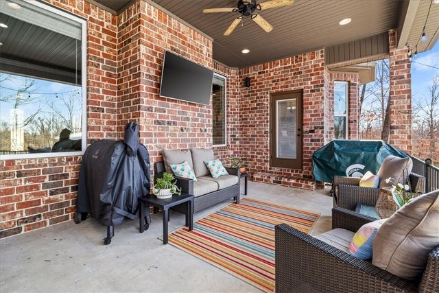 4002 NE Miner Court, Bentonville, AR 72712