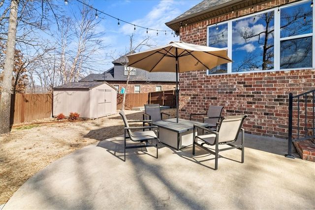 4002 NE Miner Court, Bentonville, AR 72712