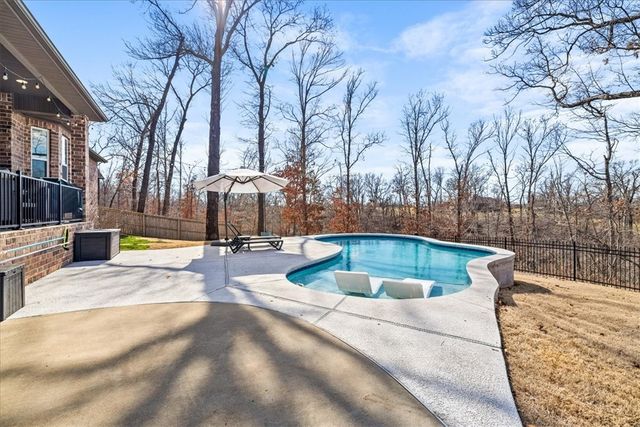 4002 NE Miner Court, Bentonville, AR 72712