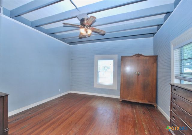 3901 N State Highway 95, Moulton, TX 77975