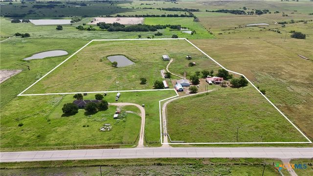 3901 N State Highway 95, Moulton, TX 77975