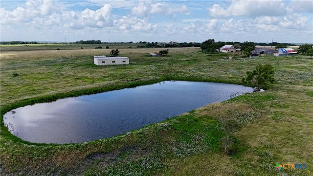 3901 N State Highway 95, Moulton, TX 77975