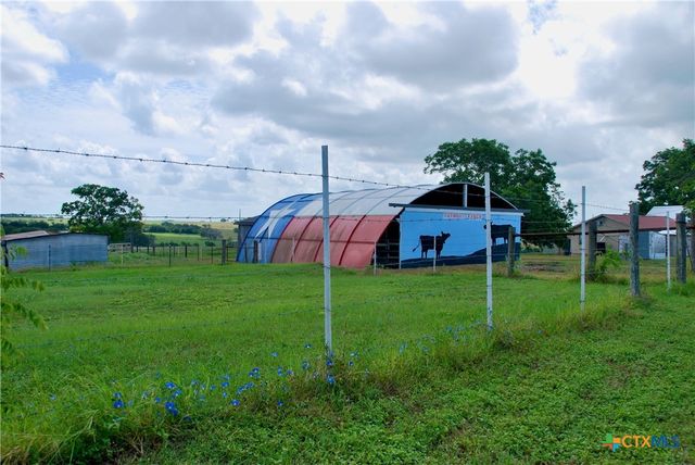 3901 N State Highway 95, Moulton, TX 77975