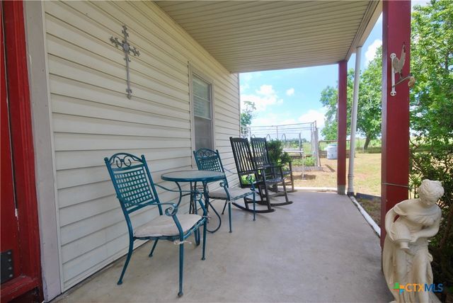 3901 N State Highway 95, Moulton, TX 77975