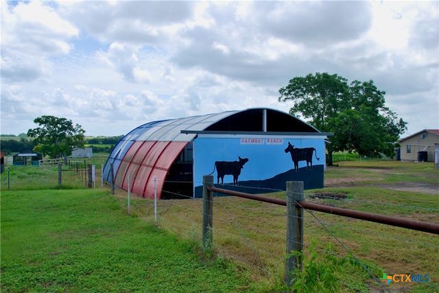 3901 N State Highway 95, Moulton, TX 77975