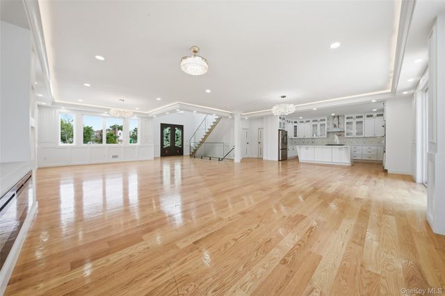387 Sherbourne Road, Valley Stream, NY 11580