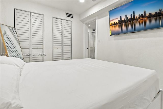 2388 NW 33rd St, Miami, FL 33142