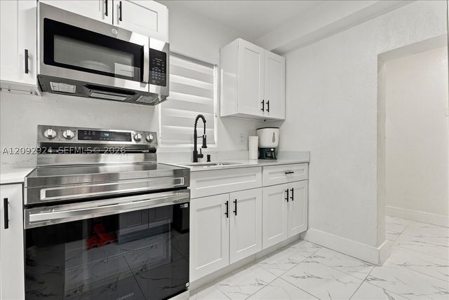 2388 NW 33rd St, Miami, FL 33142