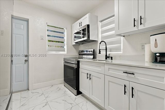 2388 NW 33rd St, Miami, FL 33142