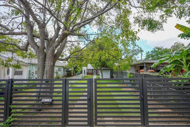 2388 NW 33rd St, Miami, FL 33142