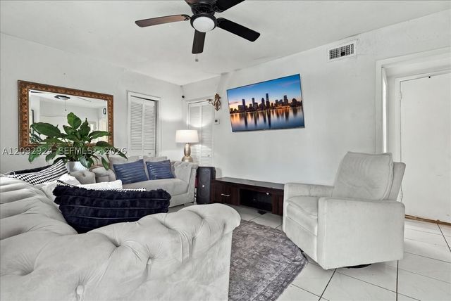 2388 NW 33rd St, Miami, FL 33142