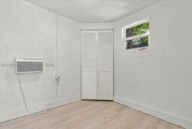 2388 NW 33rd St, Miami, FL 33142