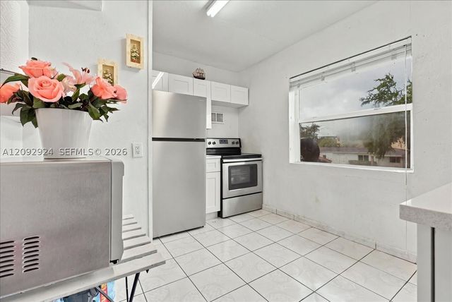 2388 NW 33rd St, Miami, FL 33142