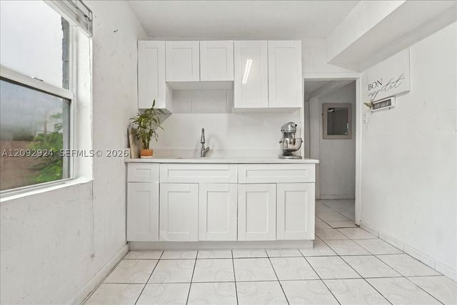 2388 NW 33rd St, Miami, FL 33142