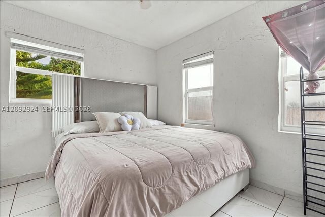 2388 NW 33rd St, Miami, FL 33142