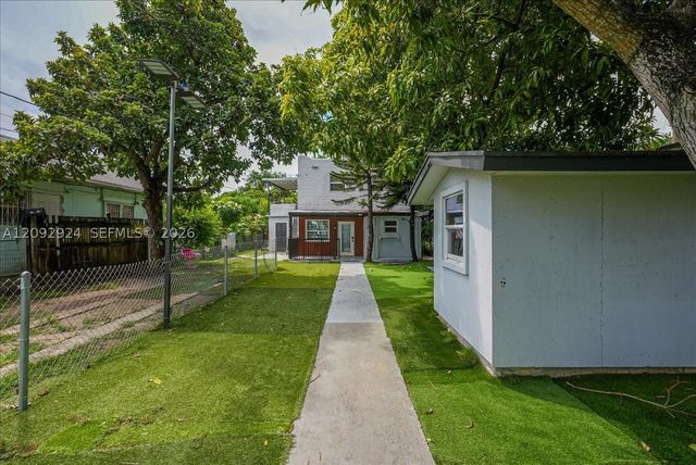 2388 NW 33rd St, Miami, FL 33142