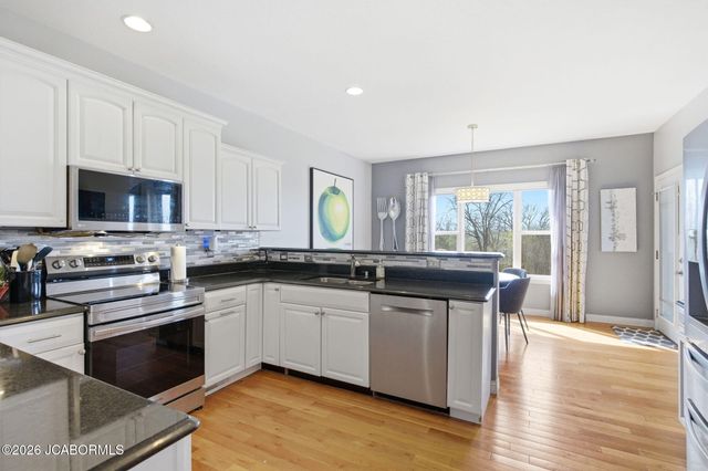 1913 SURREY COURT, Columbia, MO 65203