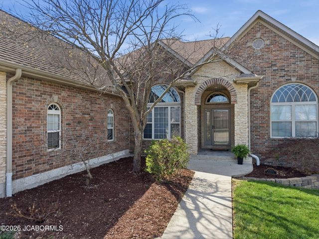 1913 SURREY COURT, Columbia, MO 65203