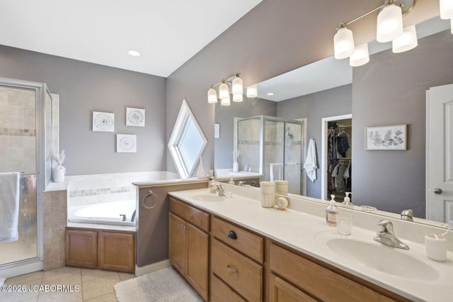 1913 SURREY COURT, Columbia, MO 65203