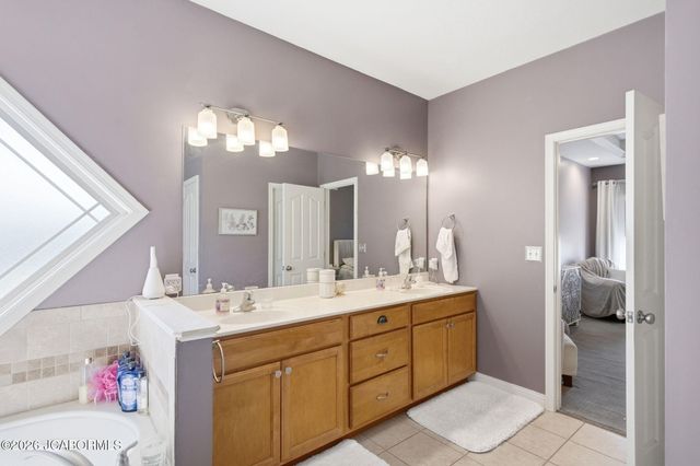 1913 SURREY COURT, Columbia, MO 65203