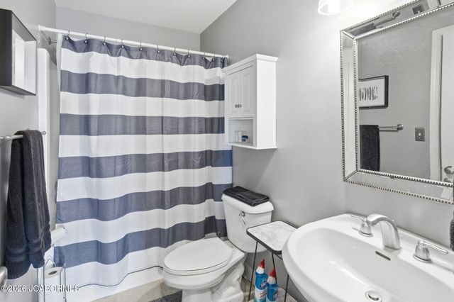 1913 SURREY COURT, Columbia, MO 65203