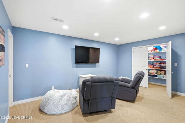 1913 SURREY COURT, Columbia, MO 65203