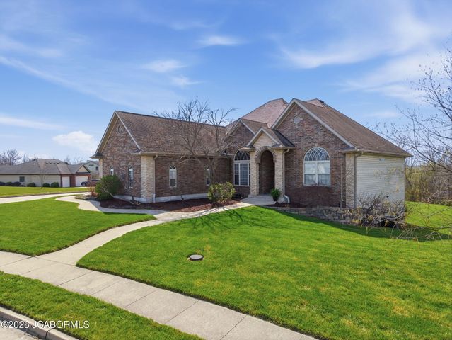 1913 SURREY COURT, Columbia, MO 65203